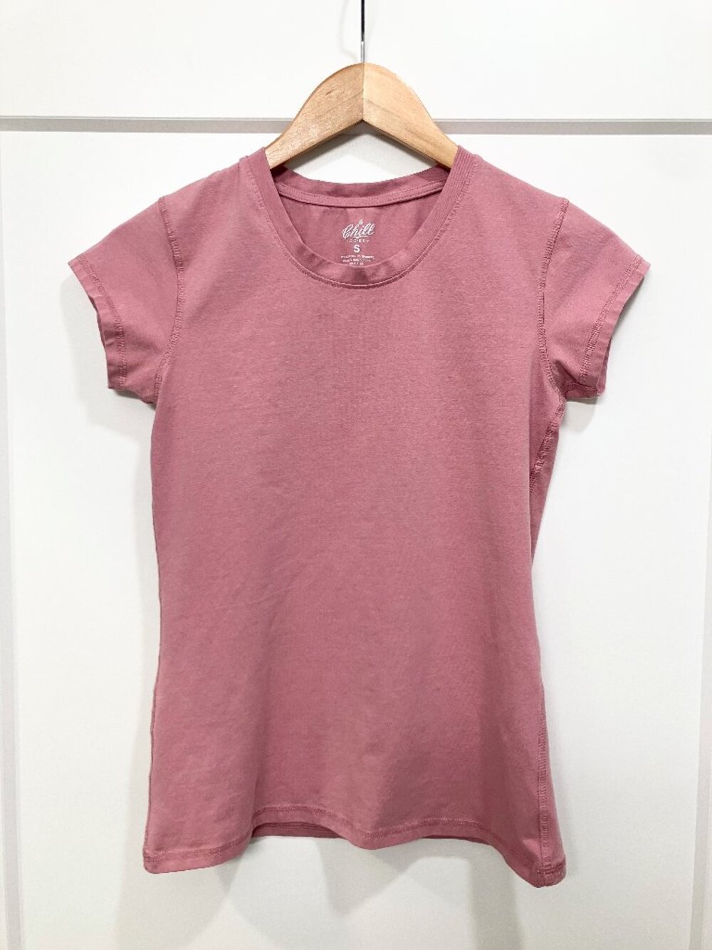 &Chill Society Mauve Dusty Rose Fitted Tee Cap Sleeve Crew Neck Soft Stretch XS - Picture 2 of 4